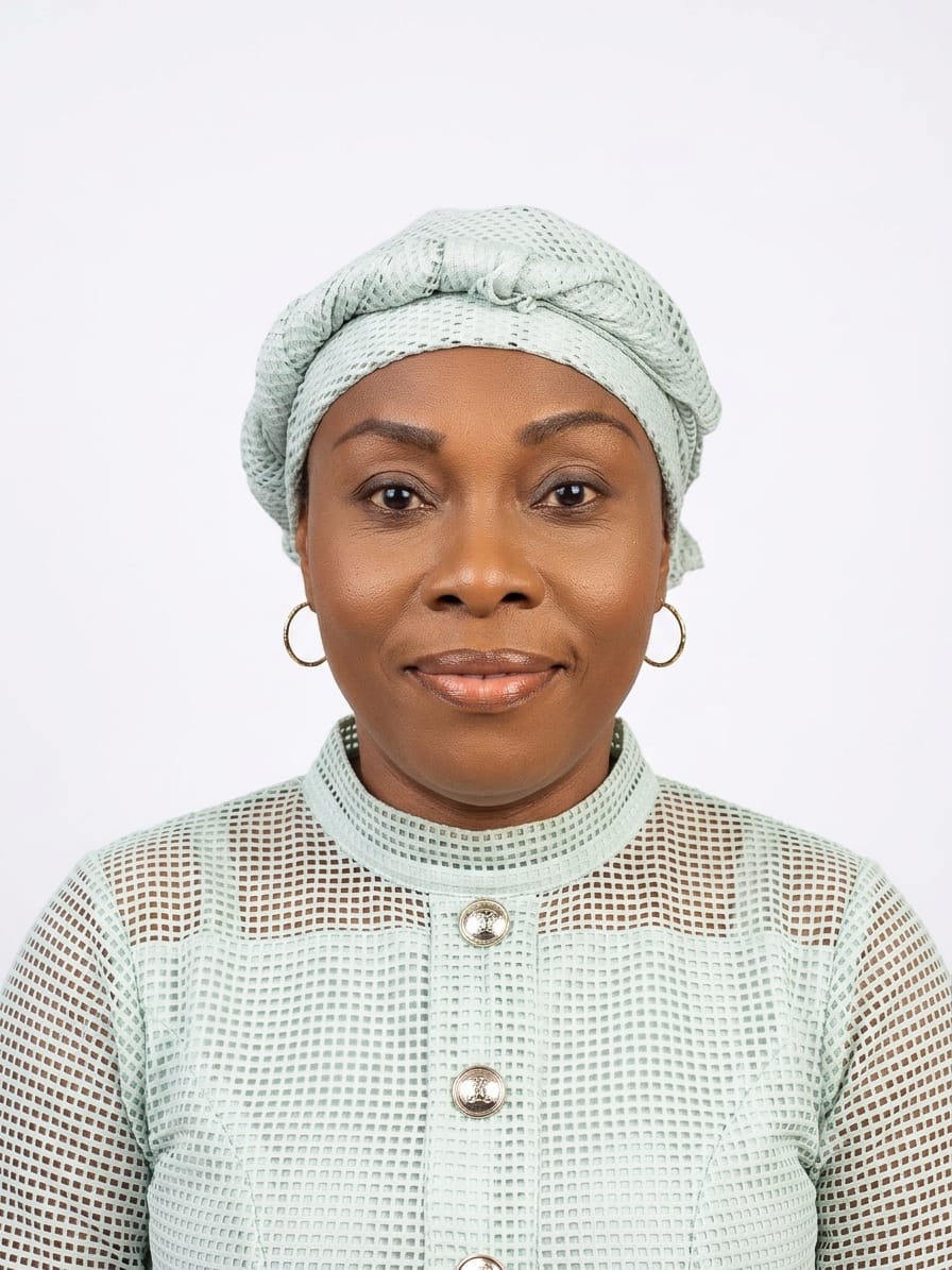 Miss Linda Ngbeken